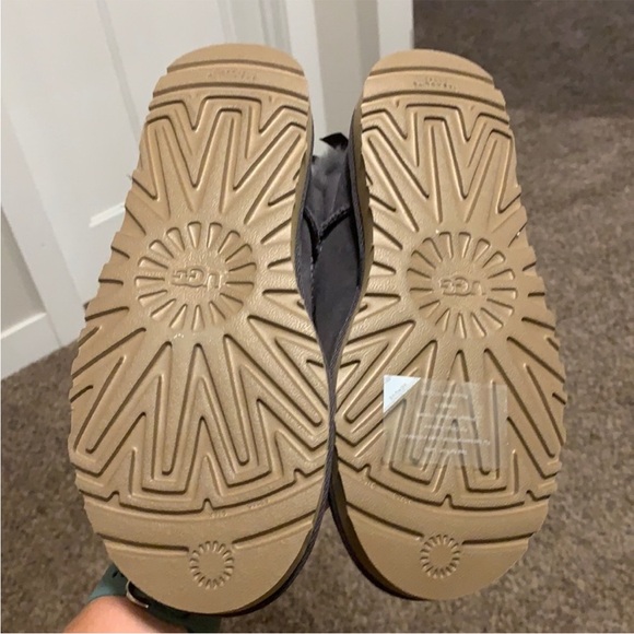 *NEW* Ugg Bailey Bow ll - Picture 10 of 14